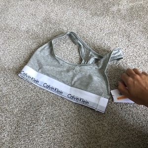 Calvin Klein s